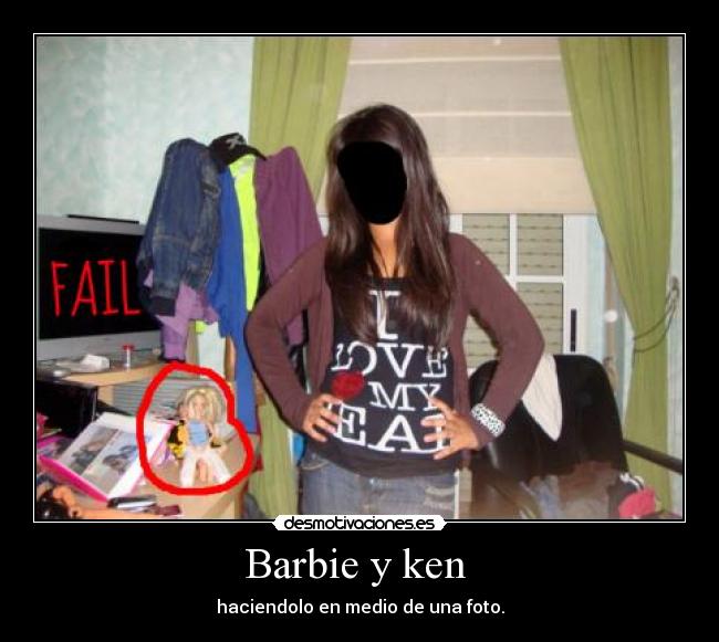 Barbie y ken - haciendolo en medio de una foto.