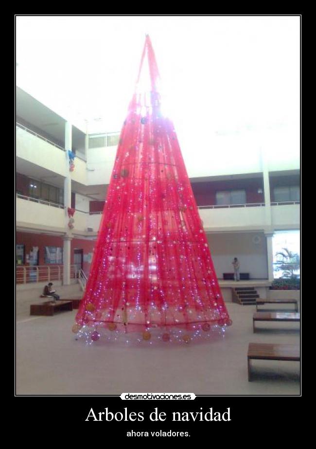 Arboles de navidad - ahora voladores.