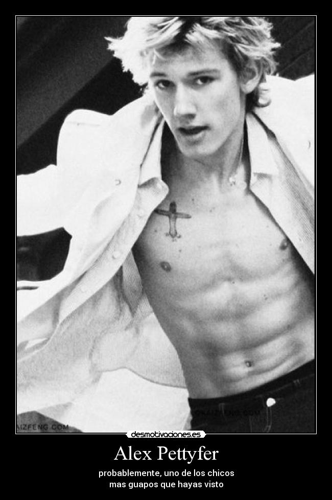 Alex Pettyfer - 