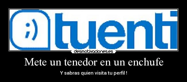 Mete un tenedor en un enchufe - 