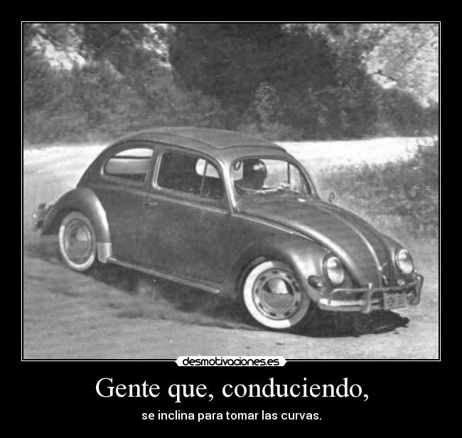 Gente que, conduciendo, -