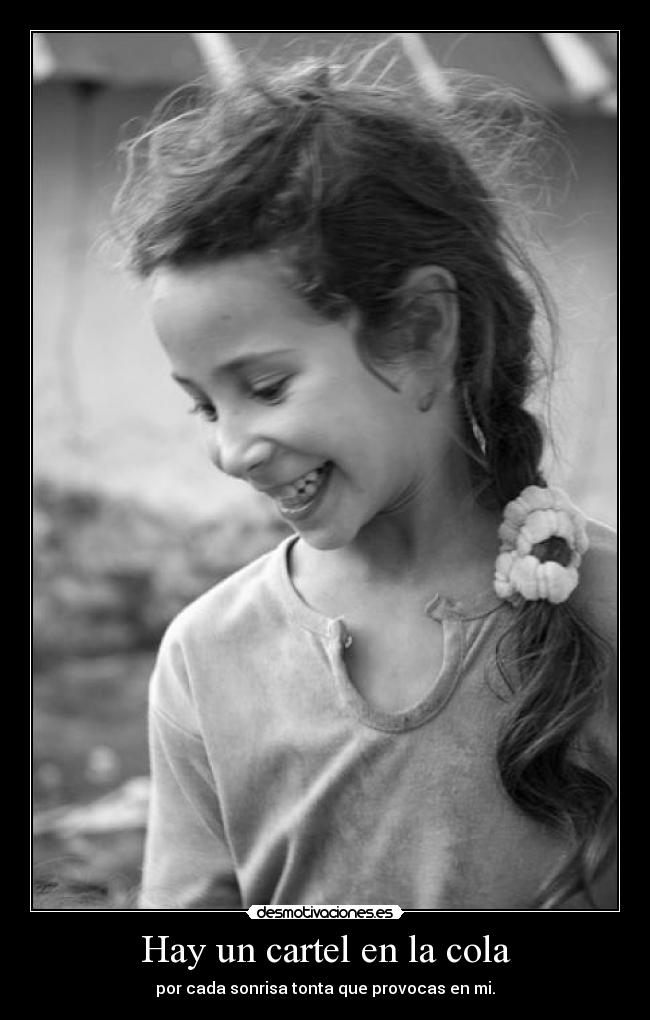 Hay un cartel en la cola - 