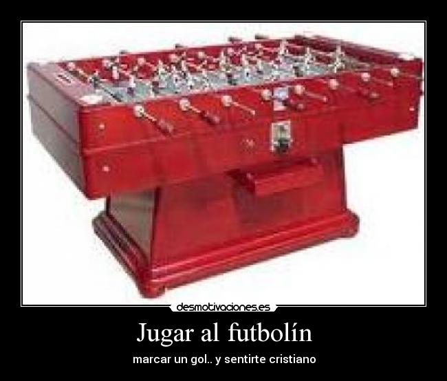 Jugar al futbolín -
