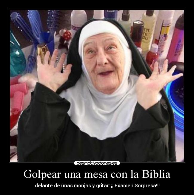 Golpear una mesa con la Biblia - 