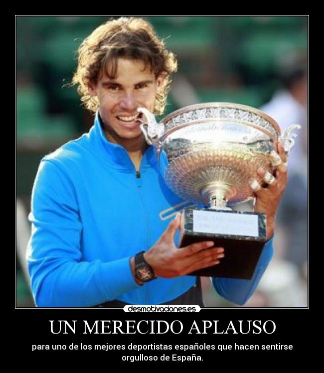 UN MERECIDO APLAUSO -