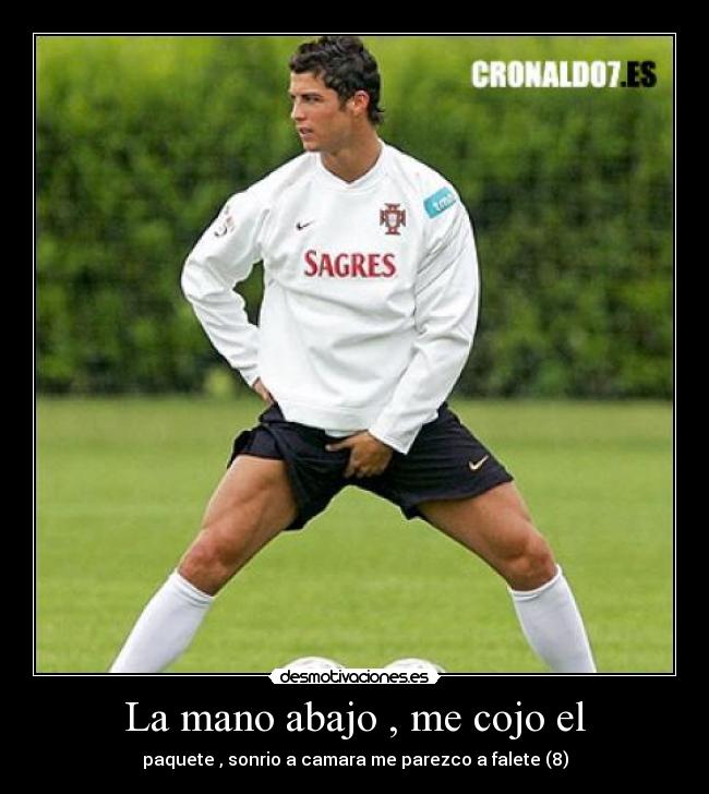 La mano abajo , me cojo el - paquete , sonrio a camara me parezco a falete (8)