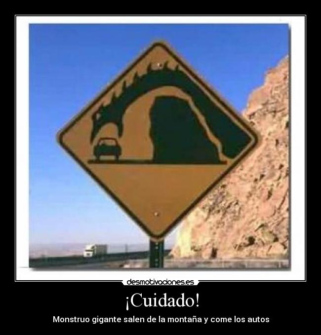 ¡Cuidado! - Monstruo gigante salen de la montaña y come los autos