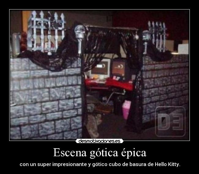 Escena gótica épica - con un super impresionante y gótico cubo de basura de Hello Kitty.