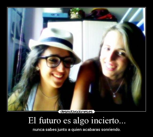 carteles arijustsmile desmotivaciones