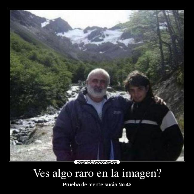 carteles ves algo raro imagen desmotivaciones