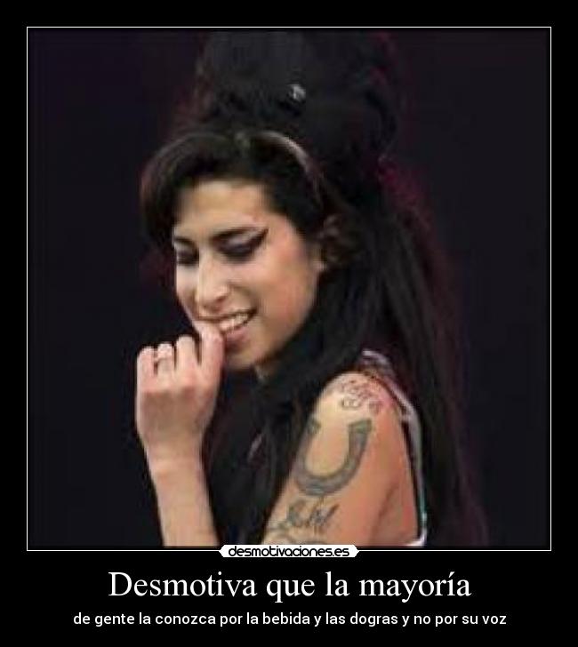 Desmotiva que la mayoría - de gente la conozca por la bebida y las dogras y no por su voz