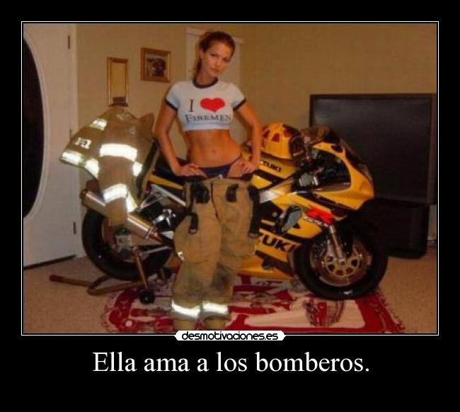 Ella ama a los bomberos. - 
