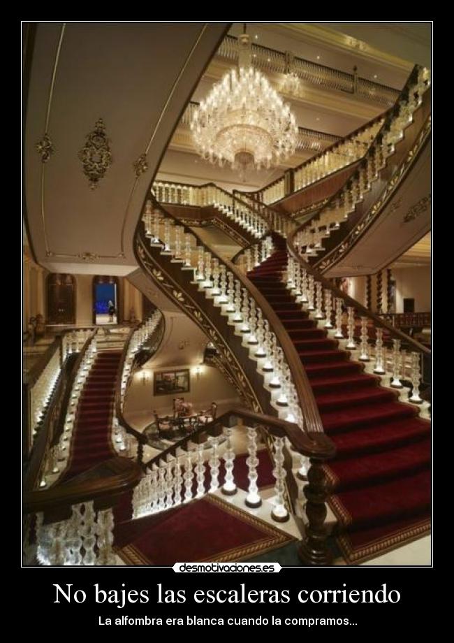 carteles escaleras alfombra sangre menstruacion desmotivaciones