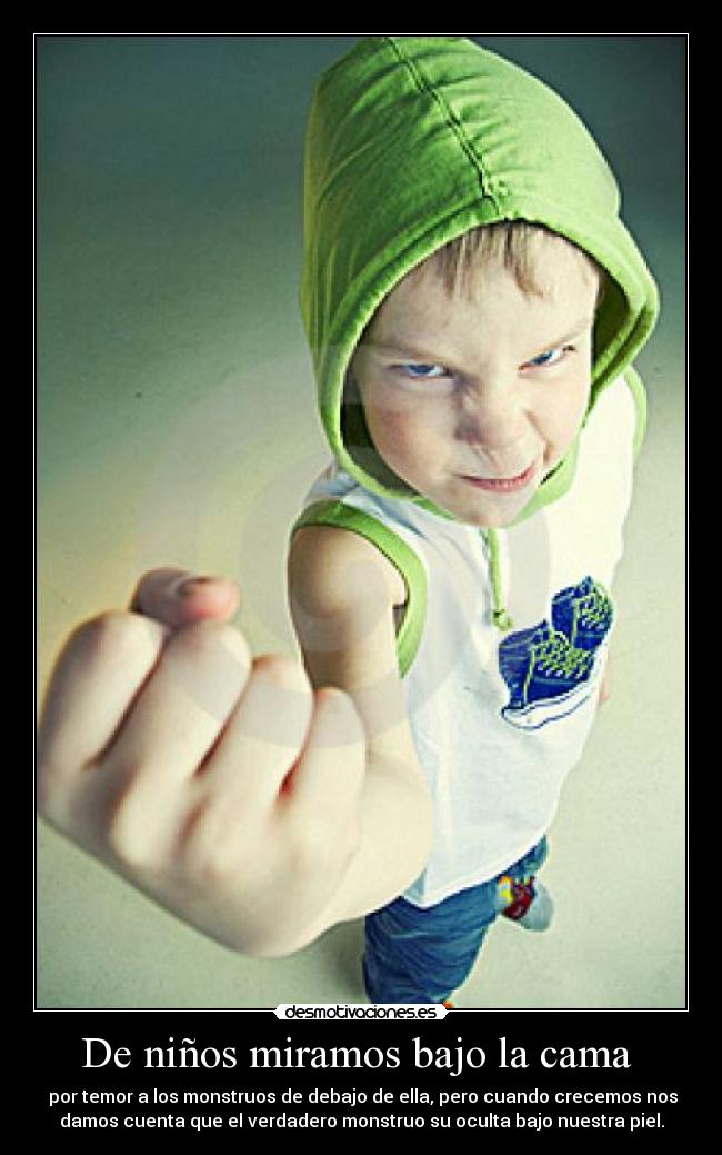 De niños miramos bajo la cama -
