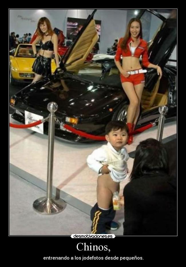Chinos, - entrenando a los jodefotos desde pequeños.