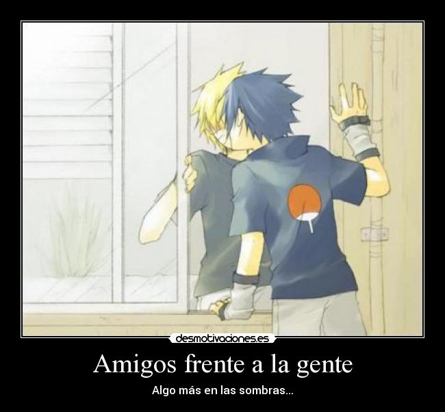 Amigos frente a la gente -