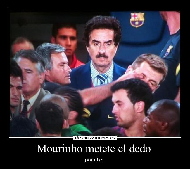 carteles mourinho supercopa barca madrid 3-2 dedo tito vilanova desmotivaciones