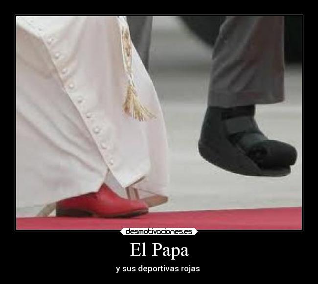 El Papa - y sus deportivas rojas 
