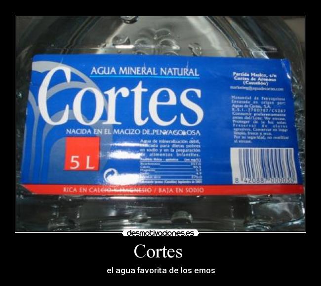 Cortes  - el agua favorita de los emos