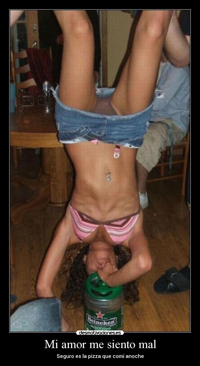 Mi amor me siento mal - Seguro es la pizza que comi anoche