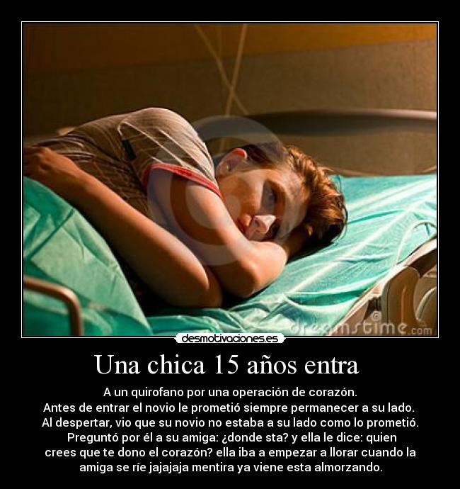 Una chica 15 años entra -