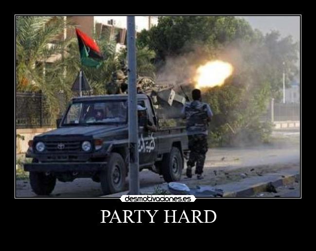 PARTY HARD - 