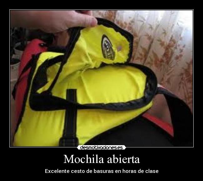 Mochila abierta -