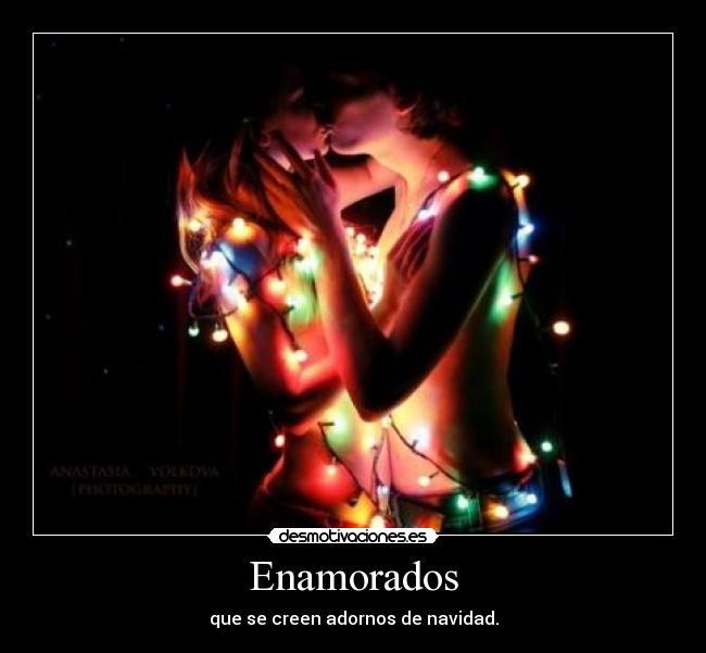 Enamorados - que se creen adornos de navidad.