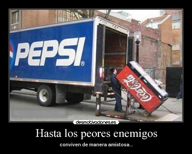 Hasta los peores enemigos - conviven de manera amistosa...