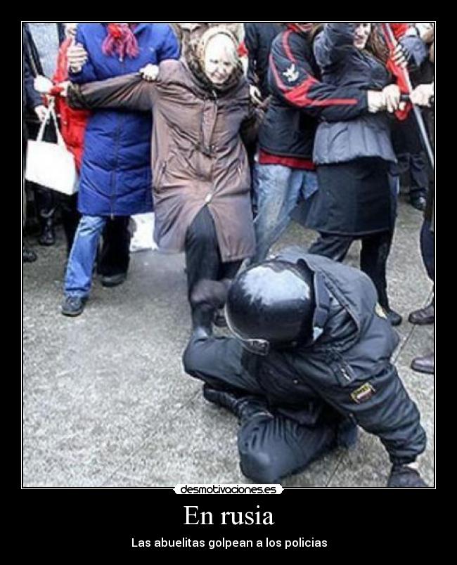 En rusia - Las abuelitas golpean a los policias