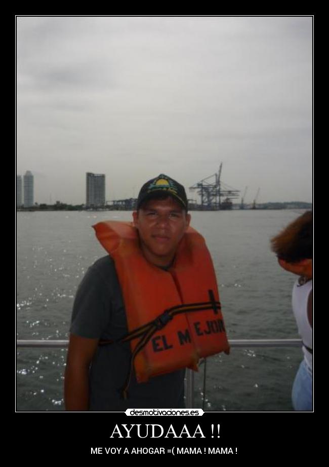 AYUDAAA !! - ME VOY A AHOGAR =( MAMA ! MAMA !
