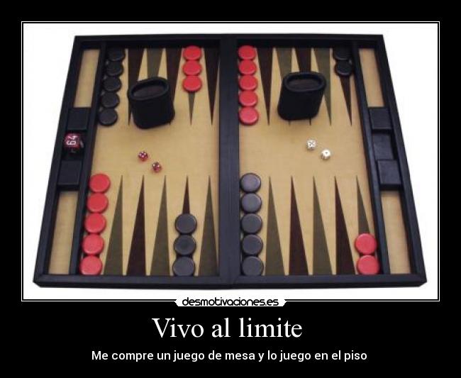 Vivo al limite  - Me compre un juego de mesa y lo juego en el piso 