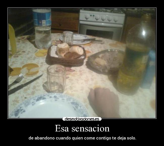 carteles comer solo triste abandonado fumar marihuna desmotivaciones estaba comiendo puchero desmotivaciones