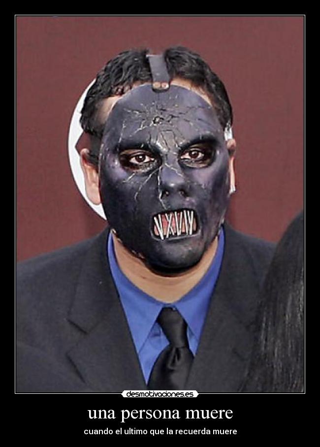 una persona muere -