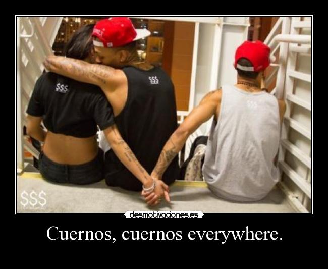 Cuernos, cuernos everywhere. -