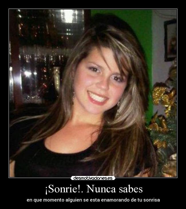 carteles hay que sonreir vida desmotivaciones