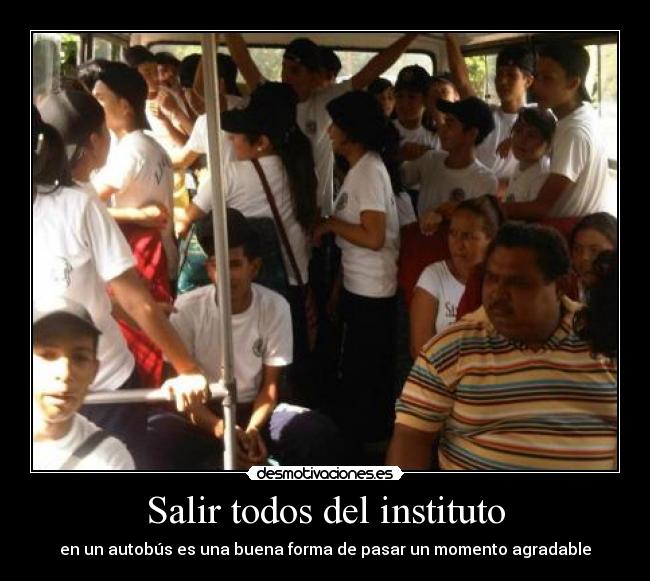 Salir todos del instituto - en un autobús es una buena forma de pasar un momento agradable