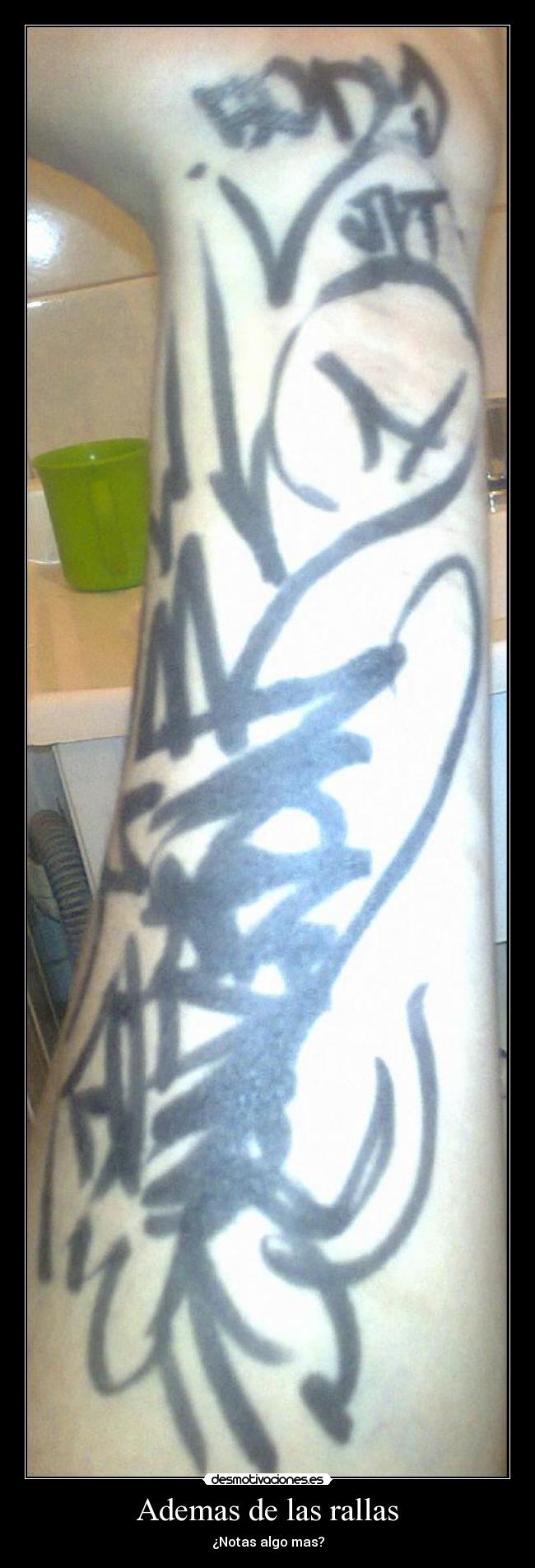Ademas de las rallas - ¿Notas algo mas?