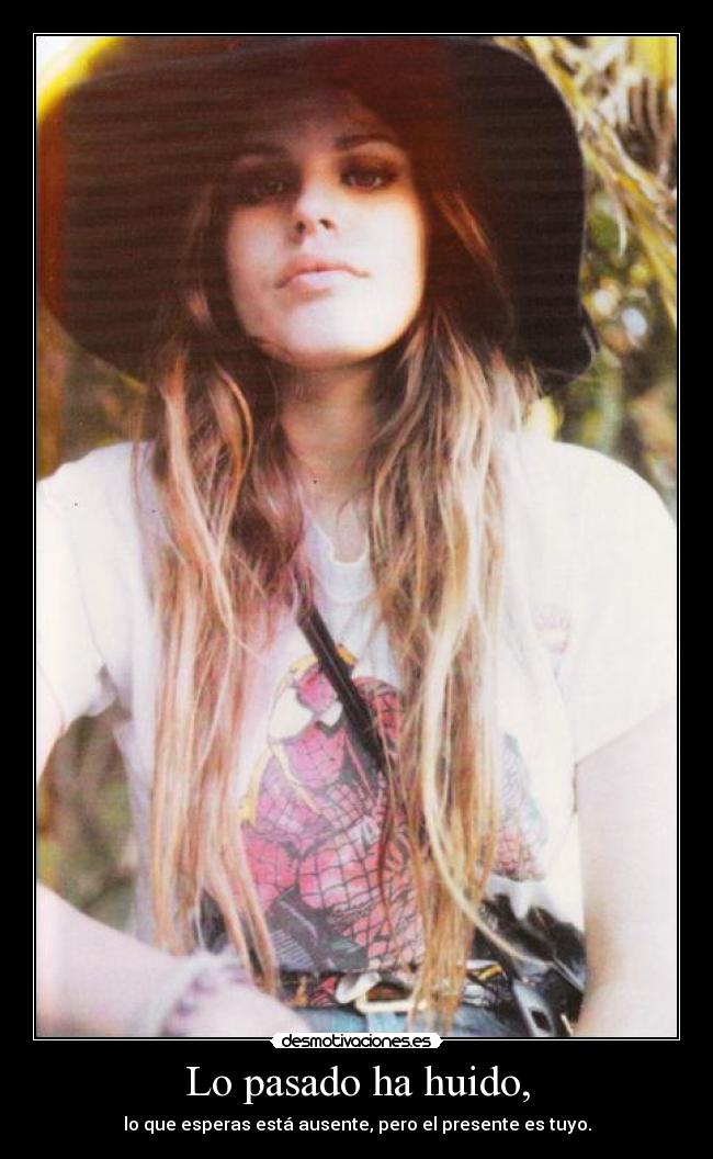 Lo pasado ha huido, - lo que esperas está ausente, pero el presente es tuyo.