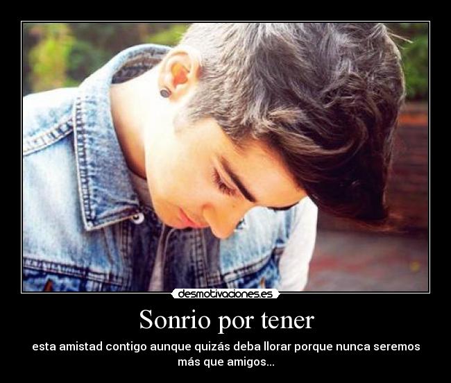 Sonrio por tener -