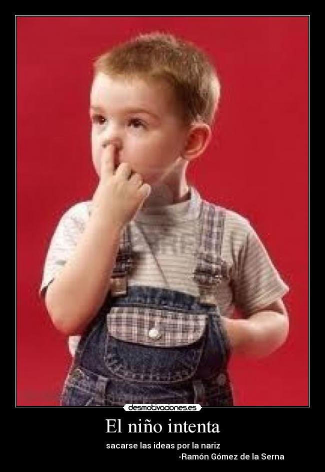 El niño intenta -