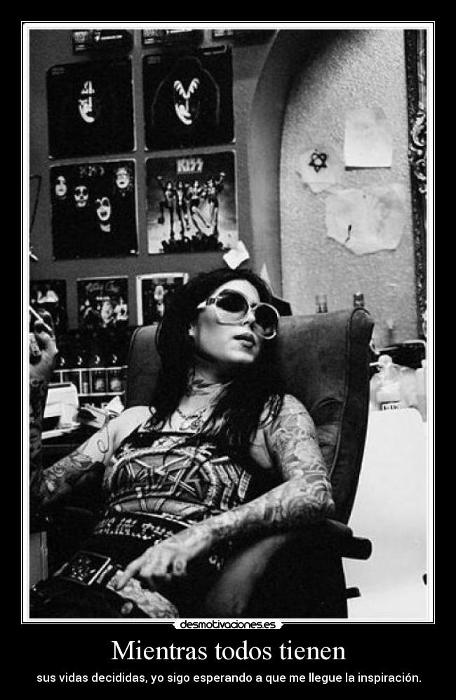 Mientras todos tienen -