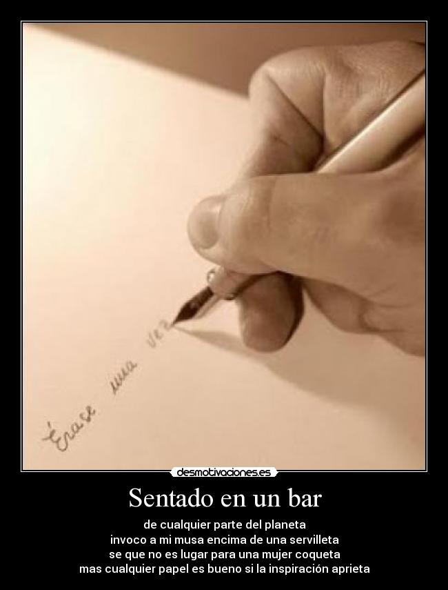 Sentado en un bar -
