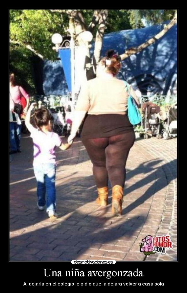 Una niña avergonzada - Al dejarla en el colegio le pidio que la dejara volver a casa sola