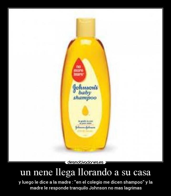 un nene llega llorando a su casa -