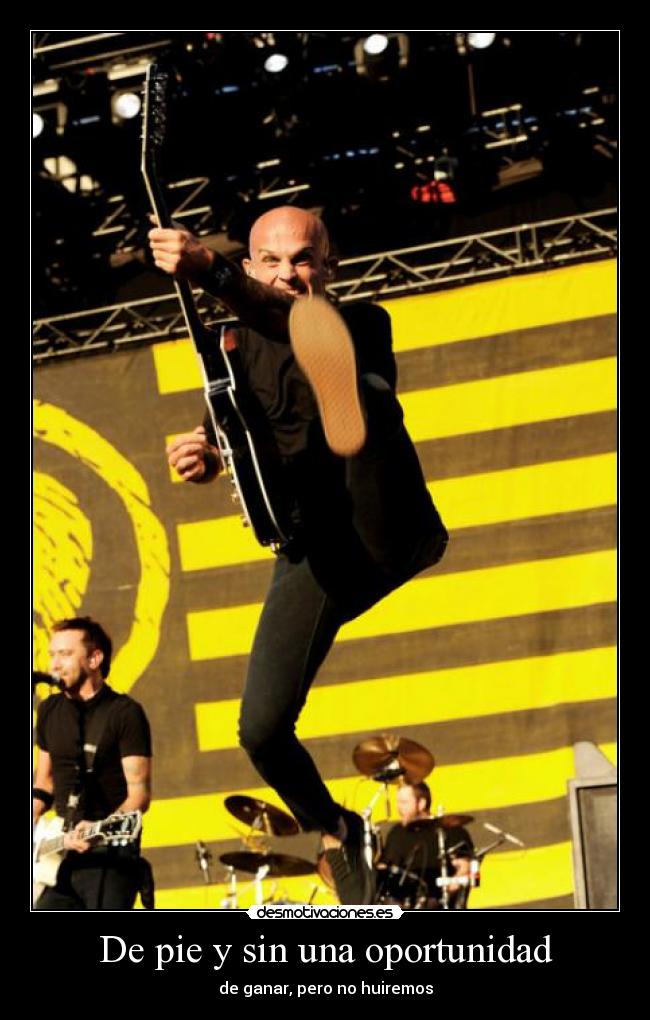 De pie y sin una oportunidad - 