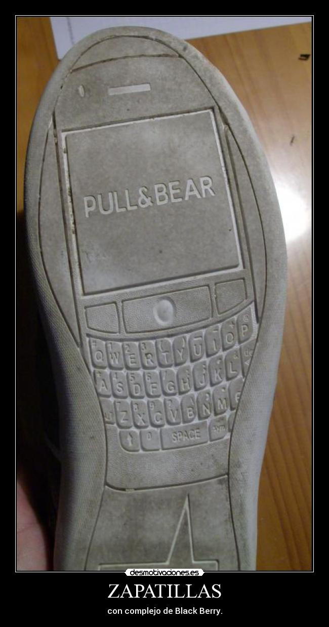 ZAPATILLAS - con complejo de Black Berry.