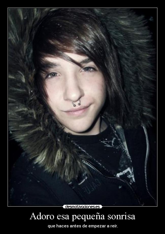 carteles sonrisa llegar taparte boca con las manos por que sabes que vas reir como loco desmotivaciones