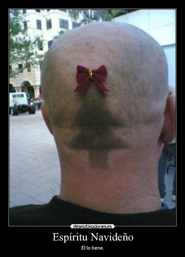 Espíritu Navideño - Él lo tiene.