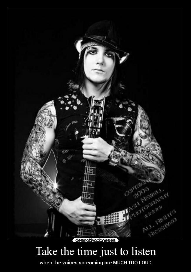 carteles hey cant live here for another day darkness has kept the light concealed grim ever desmotivaciones